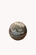 Load image into Gallery viewer, Ball Candle