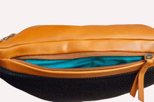 Load image into Gallery viewer, Pellegrino M Moon Bag