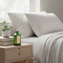 Load image into Gallery viewer, Stone Glow Xmas Diffuser 100ml 8 weeks