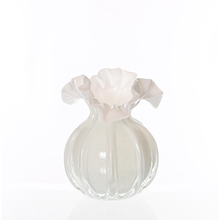 Load image into Gallery viewer, Glass Vase Flower White