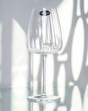 Load image into Gallery viewer, Luigi Bormioli detailed bordeaux wine glass