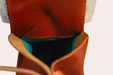 Load image into Gallery viewer, Pinotage 1 Wine Carrier
