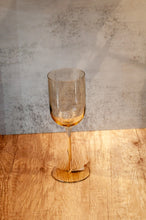 Load image into Gallery viewer, Fuum White Wine Glasses 4pc

