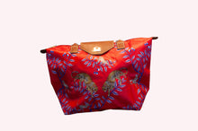 Load image into Gallery viewer, Safari Tote Bag
