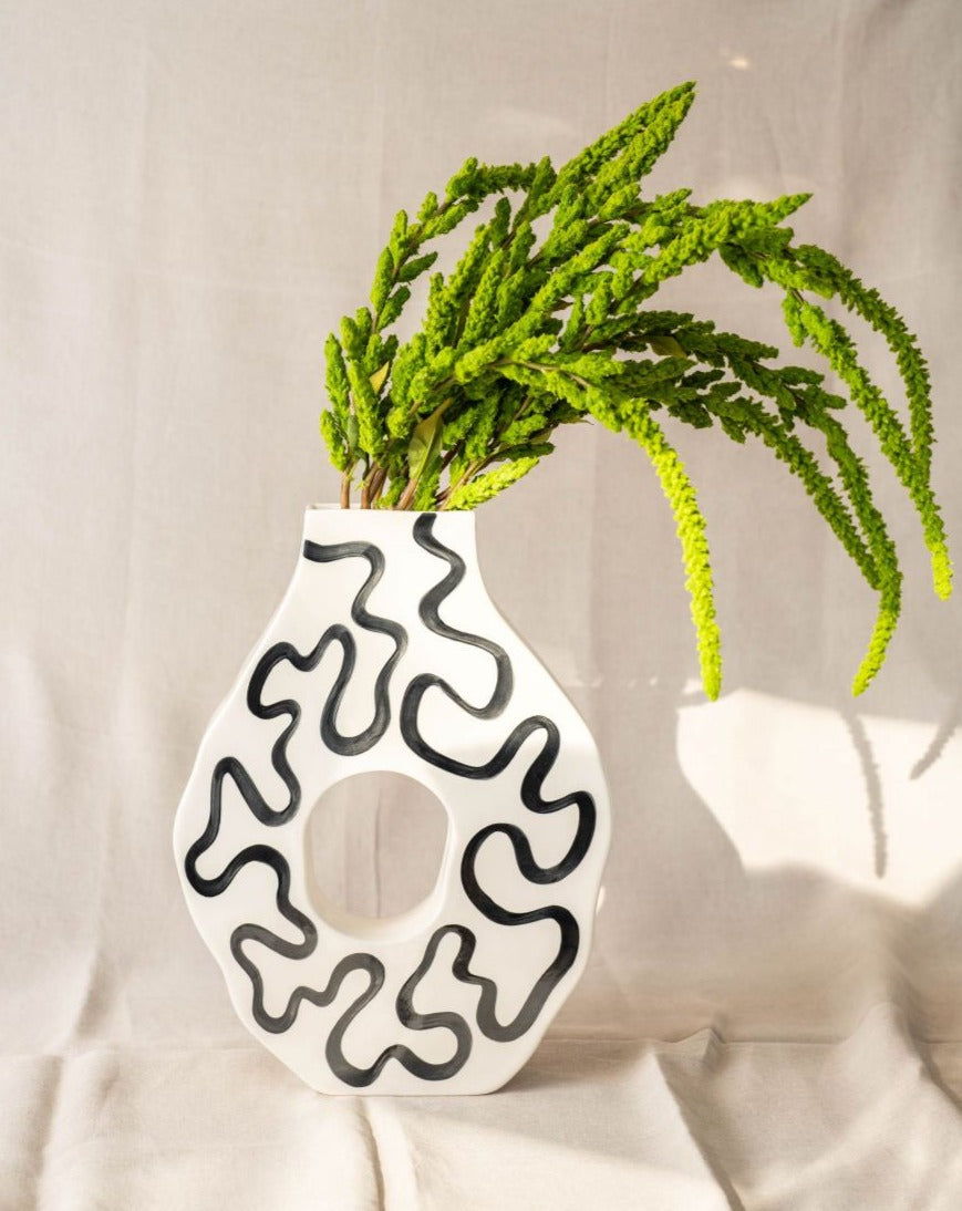Pret-a-pot Vase - white with black doodle