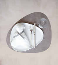 Load image into Gallery viewer, Place Mat Nupo Leather
